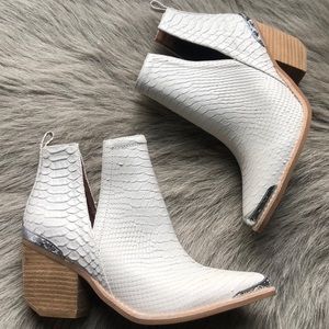 Jeffrey Campbell Cromwells